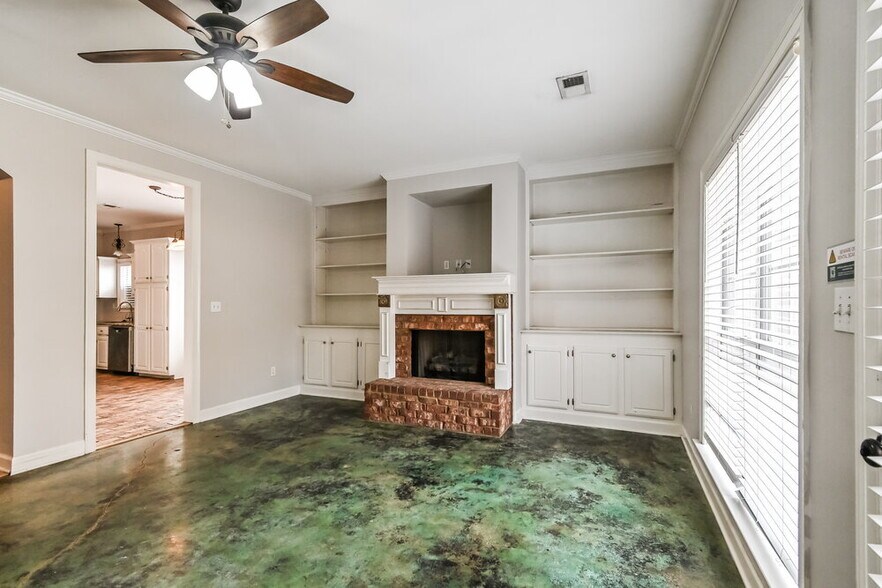 Building Photo - 2720 Graystone Dr