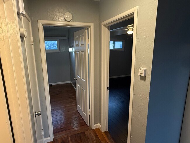 Building Photo - 5300 School St