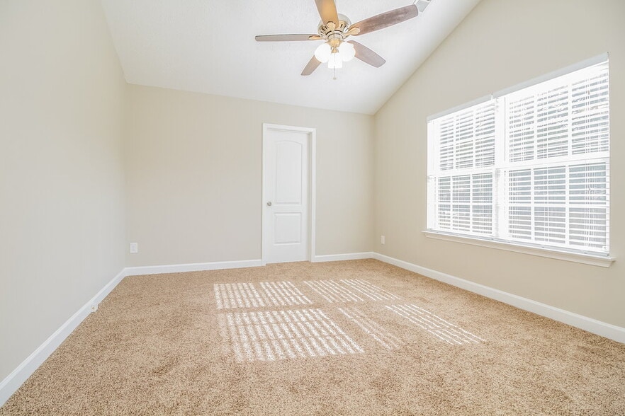 Building Photo - 1127 Sunnycrest Ct