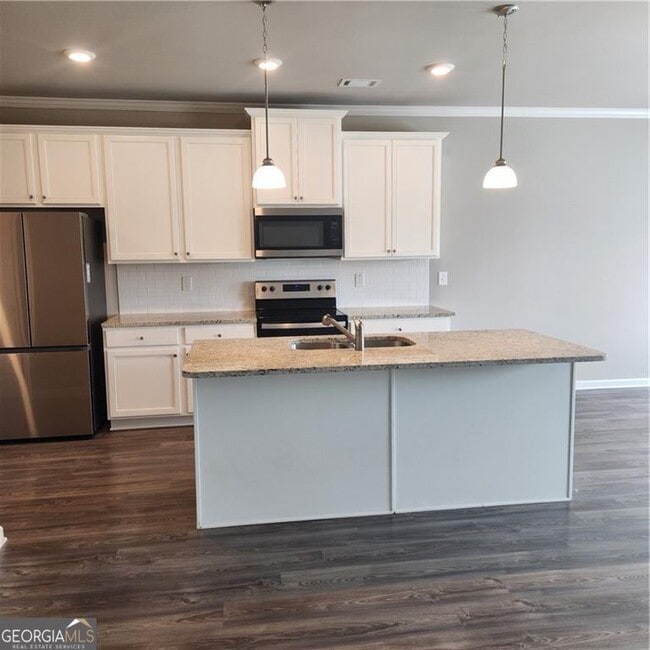 Building Photo - 5056 Silver Fox Trl