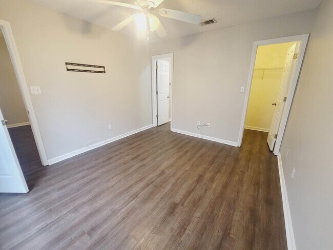 Building Photo - 4133 Mission Trace Blvd