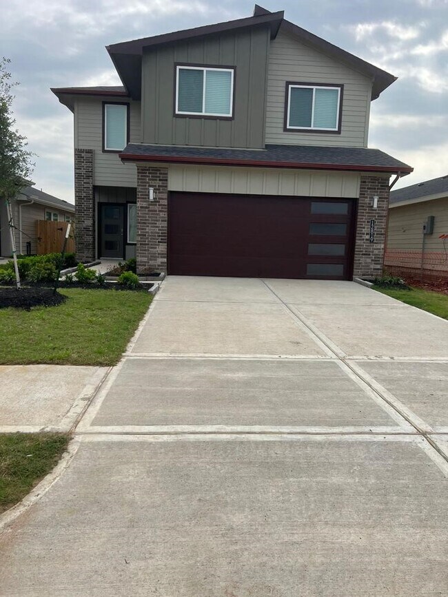 Building Photo - 12819 Heddington Grv Ln
