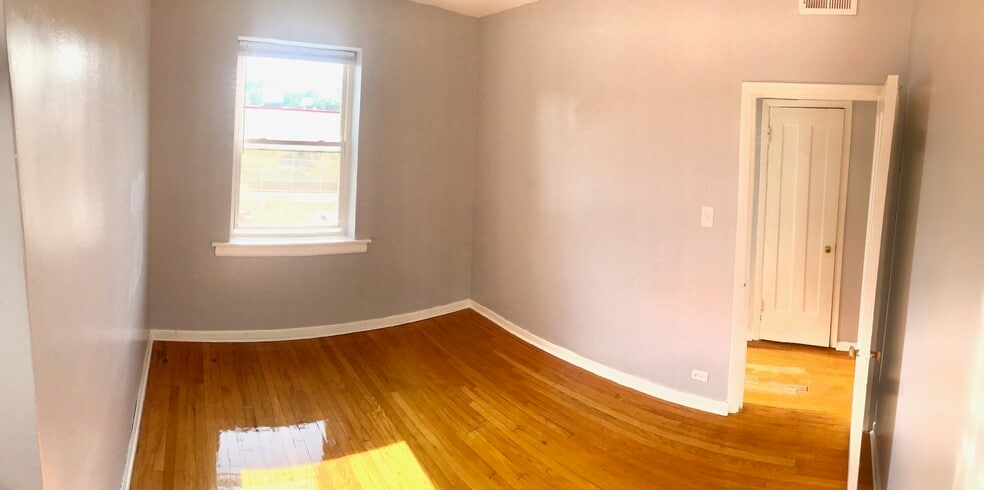 Building Photo - 4355 S Sawyer Ave