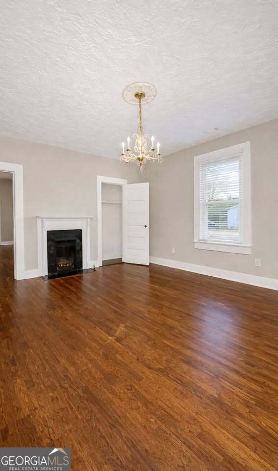 Building Photo - 392 S Cherokee Rd