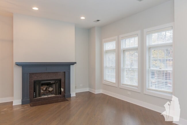 Building Photo - 2737 N Wayne Ave