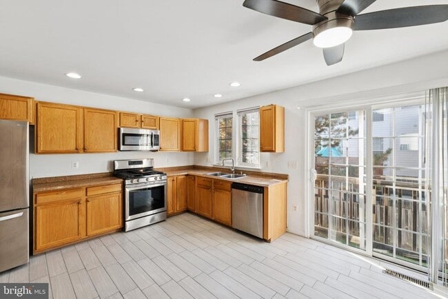 Building Photo - 13965 Sawteeth Way