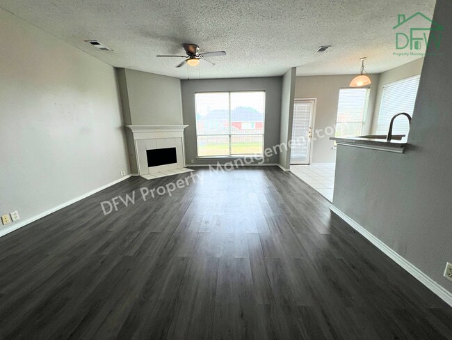 Building Photo - Spacious 5-Bedroom, 3.5-Bathroom Home for Lease in Denton, TX