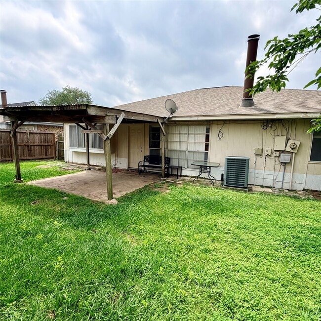 Building Photo - 16914 Summer Dawn Pl