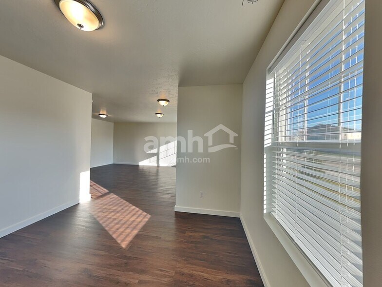 Building Photo - 4977 S Mosser Way