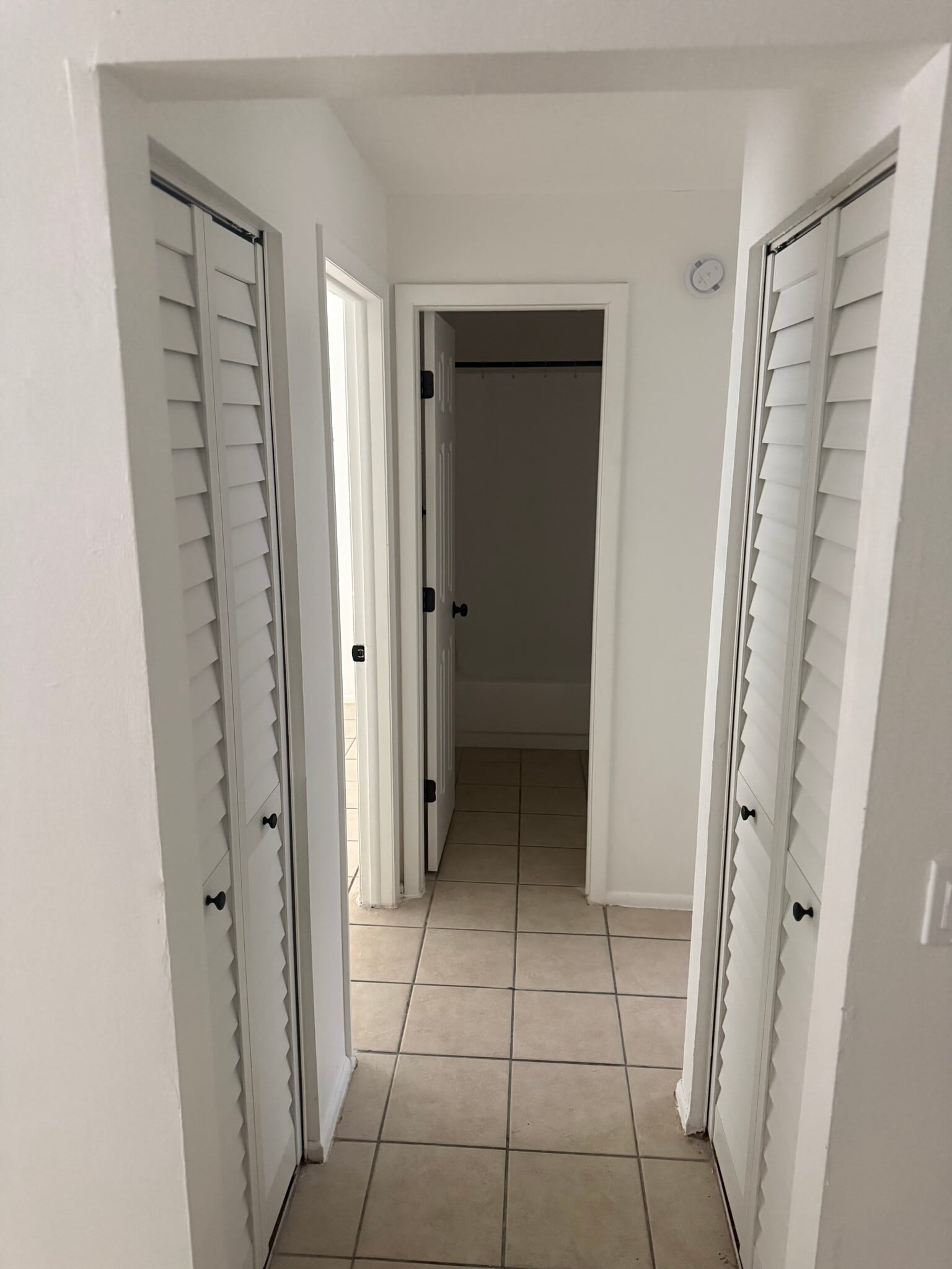 Building Photo - 909 E Humphrey St