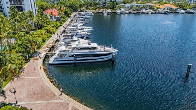 Building Photo - 3598 Yacht Club Dr