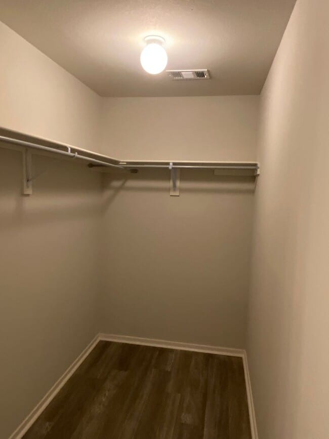 Building Photo - Preleasing Now! Four Bedroom | Two Bathroom Home in Fairview Haven