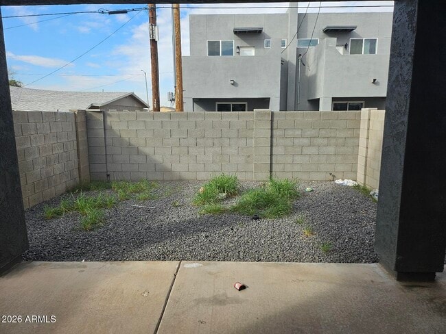 Building Photo - 1402 S 10th Ave