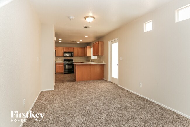 Building Photo - 5260 Paradise Valley Ave