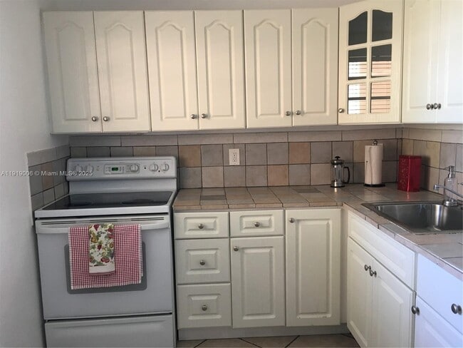 Primary Photo - 16400 NE 17th Ave