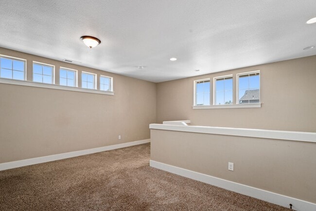 Building Photo - Close proximity to Old Mill District and downtown