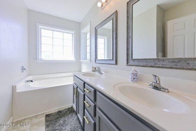 Building Photo - 108 Maidstone Dr