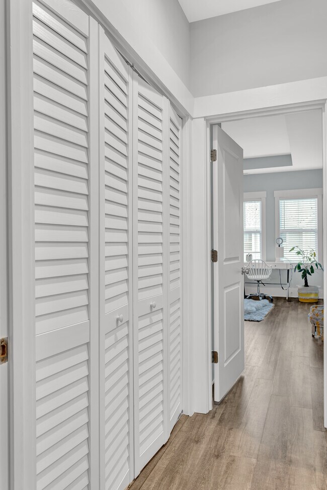 Building Photo - 3651 Watch Hill Way