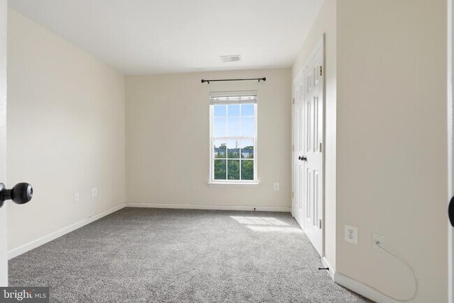 Building Photo - 941 Pine Forest Ln