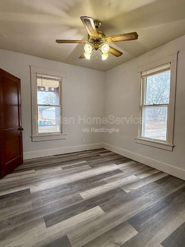 Building Photo - 530 W Orchard Dr