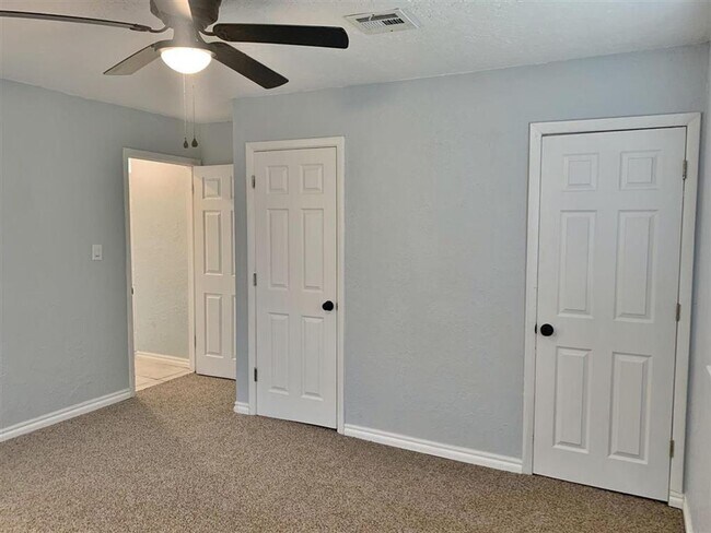 Building Photo - 4207 SE Camden Way