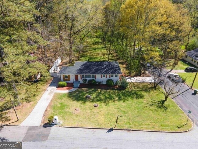 Building Photo - 385 Carey Dr SE