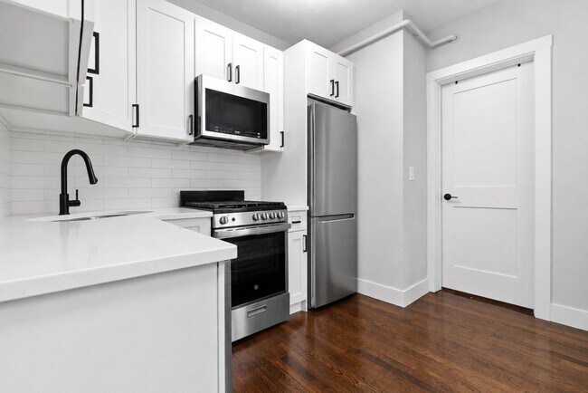 Building Photo - 168 Endicott St