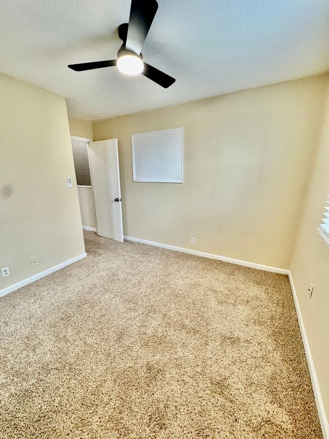 Building Photo - 3 Bed 2 Bath with Amenities in Hermitage for $1550/mo!