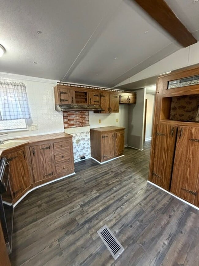 Building Photo - 2 Bed, 2 Bath Rental in Centerville!