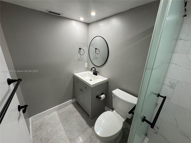 Building Photo - 10421 SW 157th Pl