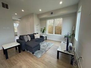 Building Photo - 835E Dorchester St