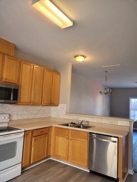 Building Photo - 4622 Punjab St