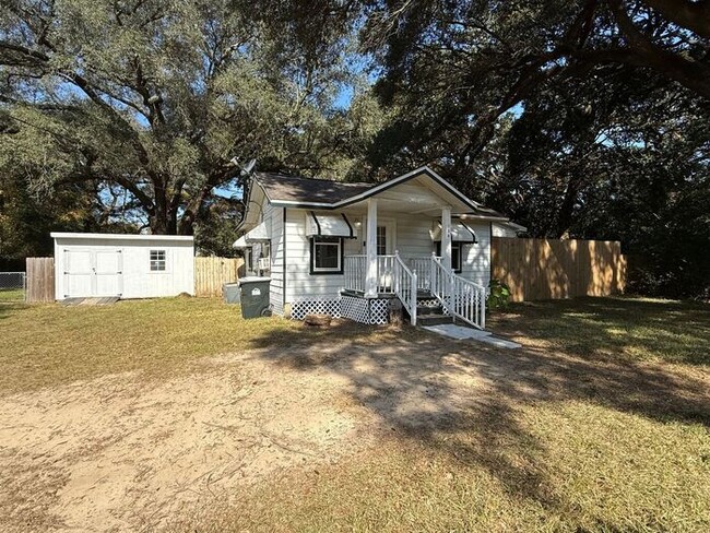 Primary Photo - Pensacola - 32503 - 2 bedroom, 2 bathroom