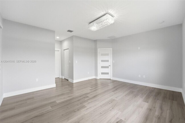 Building Photo - 4107 NE 20th St