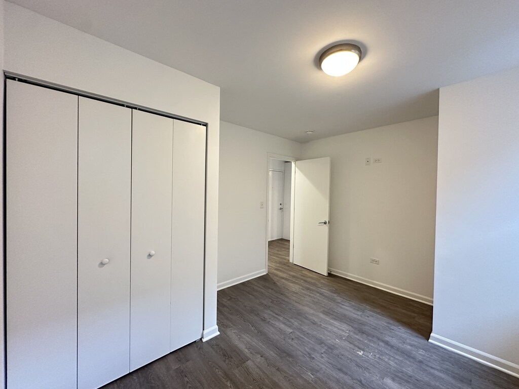 Building Photo - 940 W Winona St