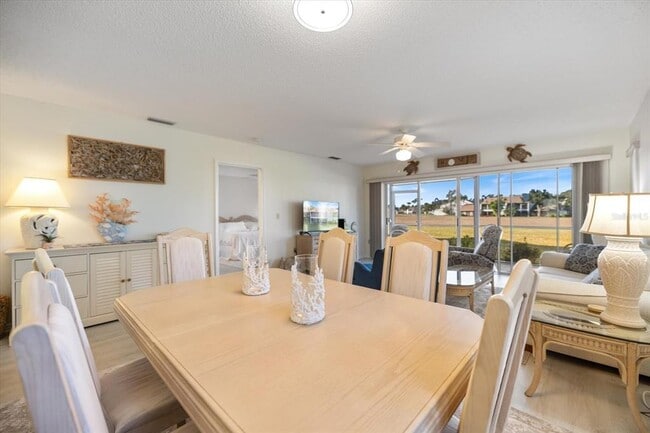 Building Photo - 880 Bird Bay Dr W