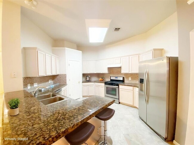 Building Photo - 17908 Madden Dr