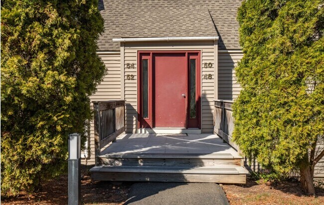 Building Photo - 54 Library Ln