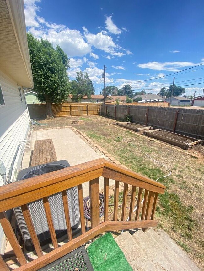 Building Photo - 2 Bedroom plus 3 Non-Conforming Rooms, 2 B...