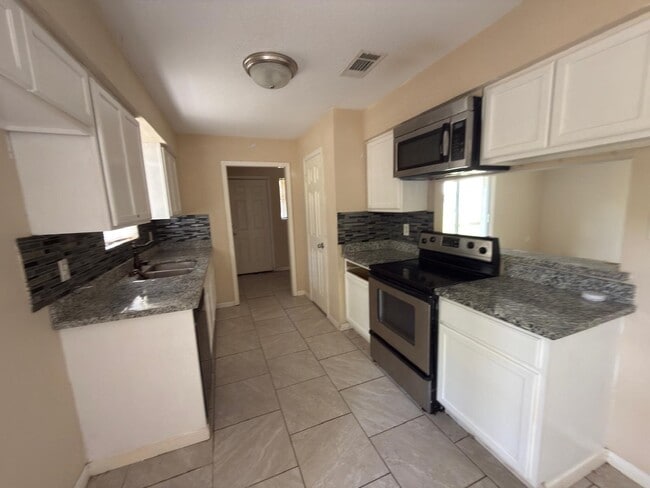 Building Photo - 15540 Willowisp Trail