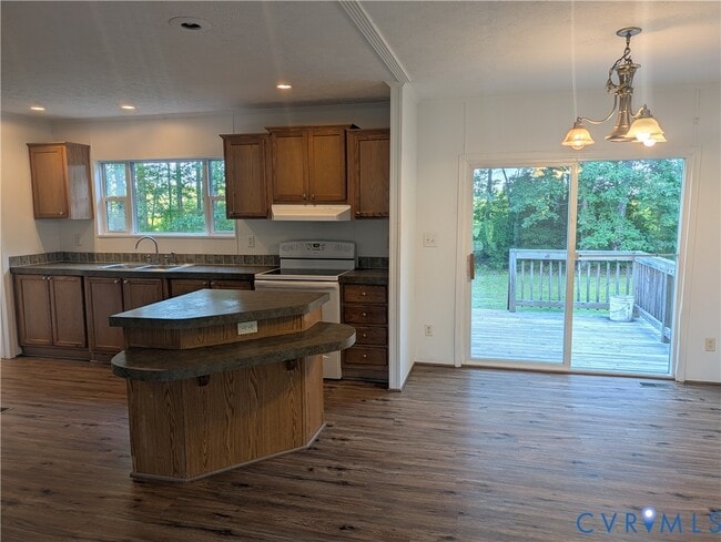Building Photo - 13461 Gorburn Dr