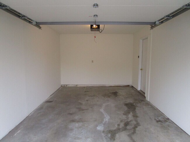 Building Photo - 3538-3540-3540 Prescott Dr