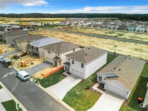 Building Photo - 8645 SW 45th Ct