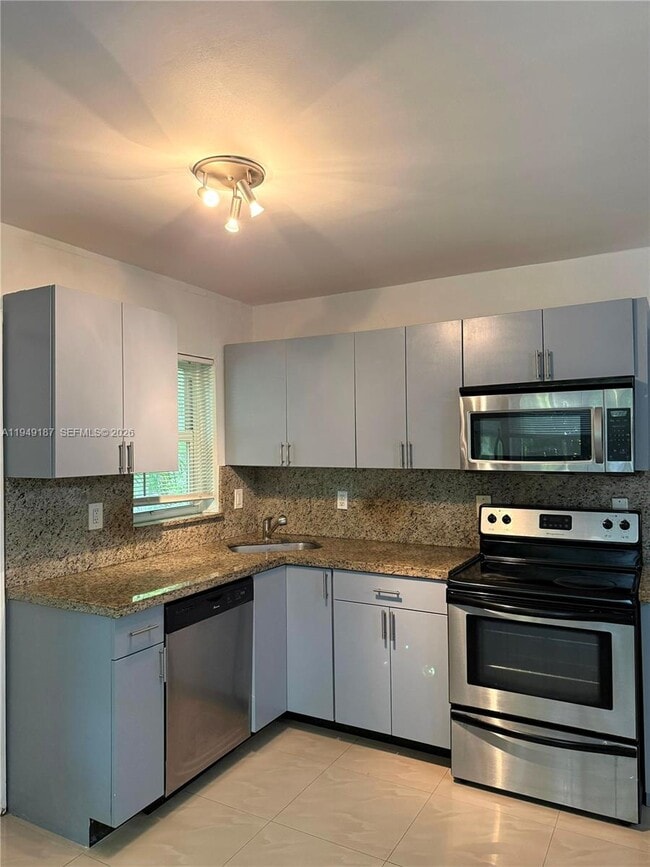 Building Photo - 3131 Carter St