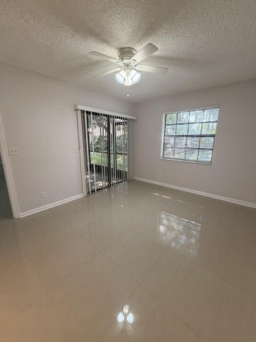 Building Photo - 301 Norwood Terrace