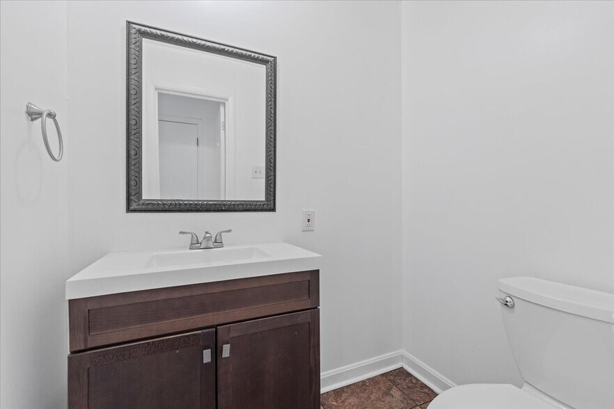 Building Photo - 116 Hickory Hill Ln