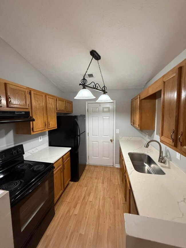 Building Photo - 881 Revere Run Dr
