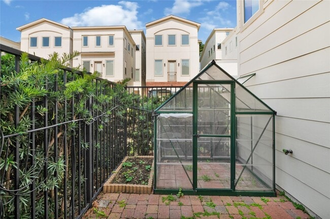 Building Photo - 1210 Cedarpost Tree Springs Pl