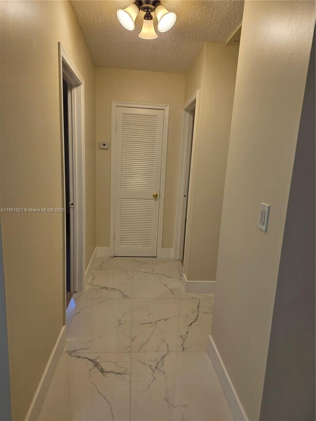 Building Photo - 2526 Taylor St