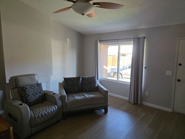 Building Photo - Quiet 3 bedroom 2 bath home in Poway in cul-de-sac in Poway school district